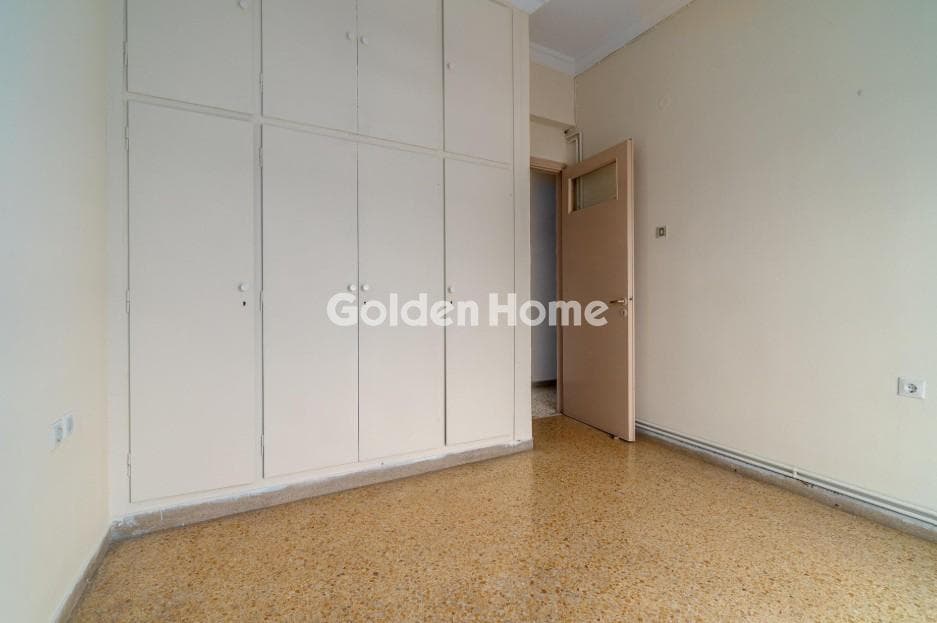 Apartment in Agios Georgios, Keratsini — Photo 8 of 24