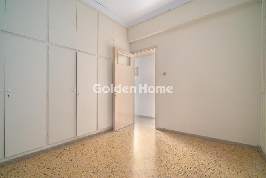 Apartment in Agios Georgios, Keratsini — Photo 12 of 24