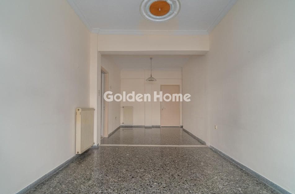 Apartment in Agios Georgios, Keratsini — Photo 4 of 24