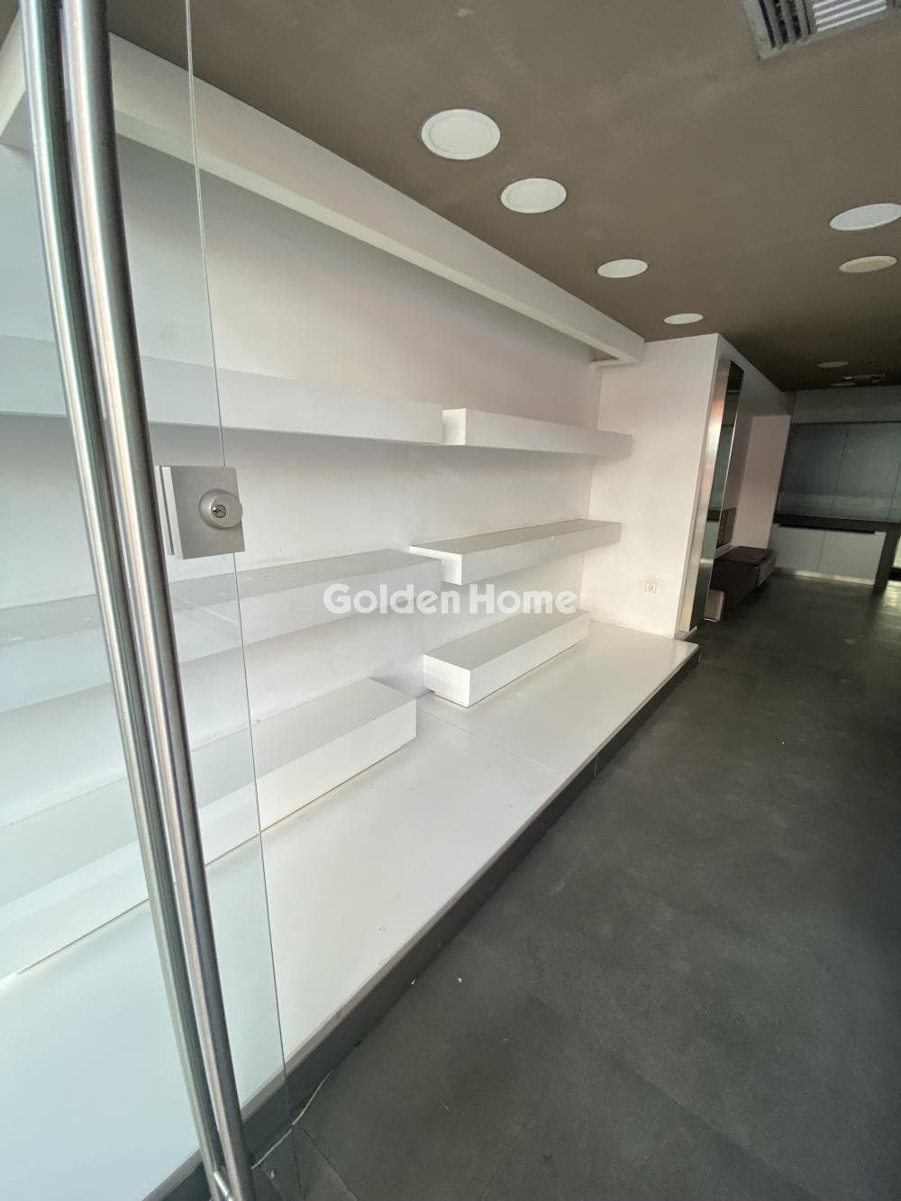Retail Store in Neo Terma, Marousi — Photo 3 of 10