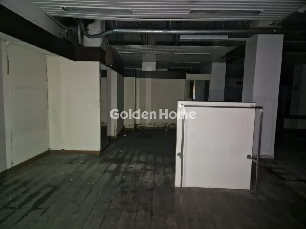 Αποθήκη στην Πλατεία Κάνιγγος, Εξάρχεια - Νεάπολη — Φωτογραφία 3 από 3