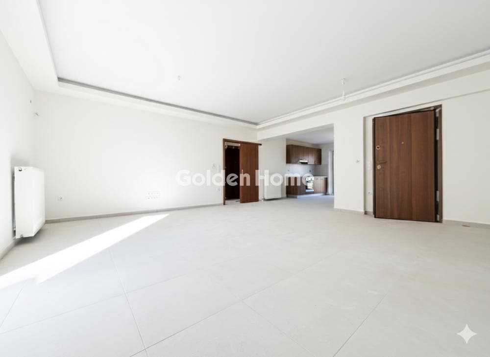 Apartment in Ethnikis Antistaseos, Agios Dimitrios — Photo 1 of 18