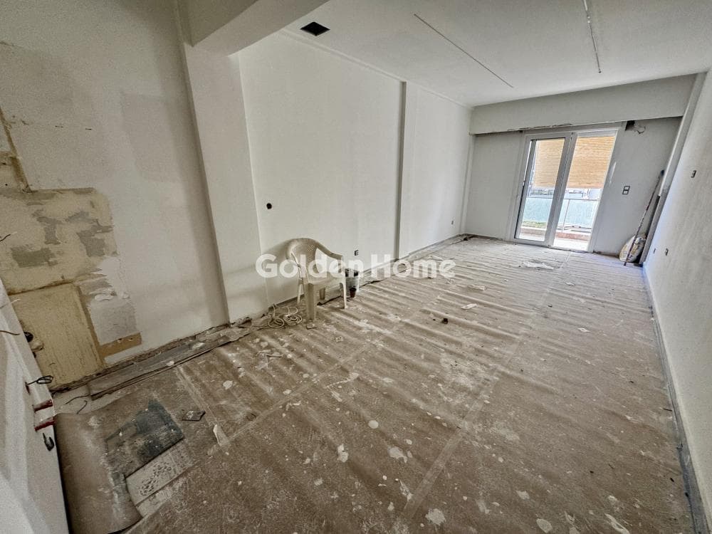 Apartment in Center, Nea Smyrni — Photo 1 of 6
