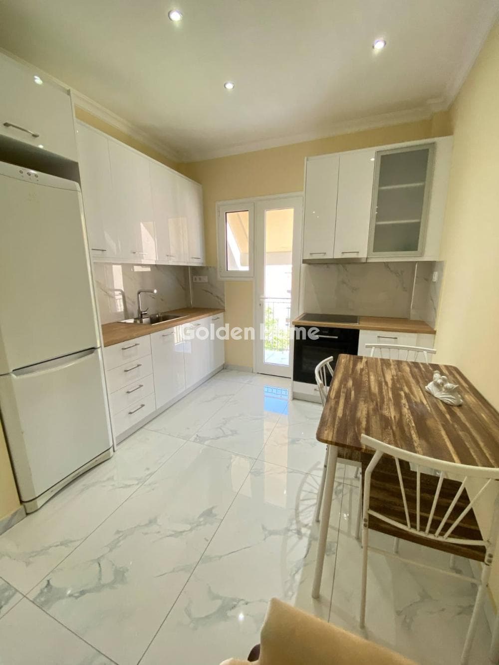 Apartment in Mouseio, Exarchia - Neapoli — Photo 1 of 17