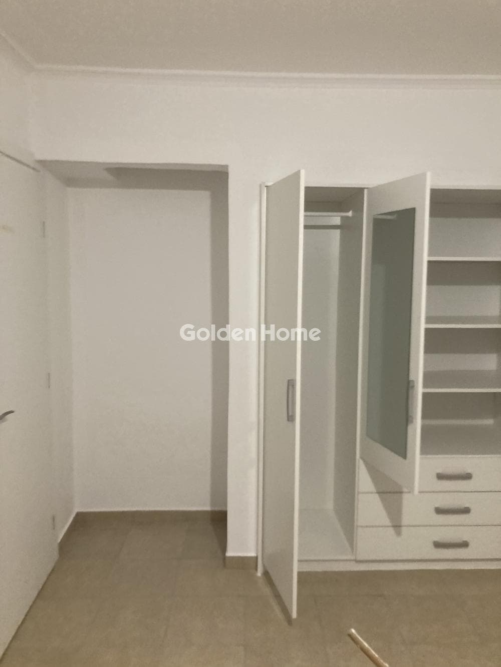 Apartment in Osios Loukas, Patisia — Photo 3 of 9