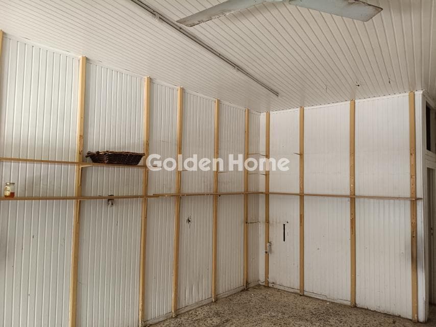 Retail Store in Ionia, Nea Ionia — Photo 4 of 6
