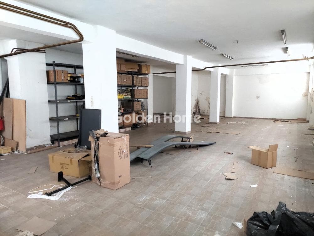 Warehouse in Center, Neos Kosmos — Photo 1 of 5