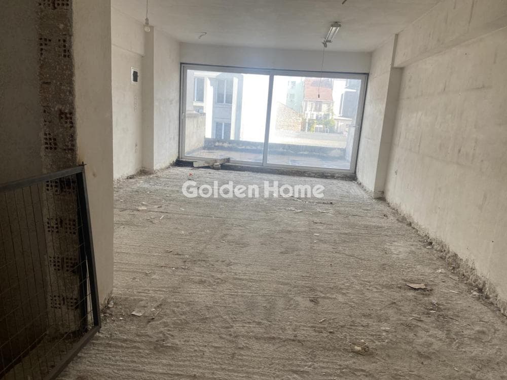 Retail Store in Pigi, Patra — Photo 7 of 13
