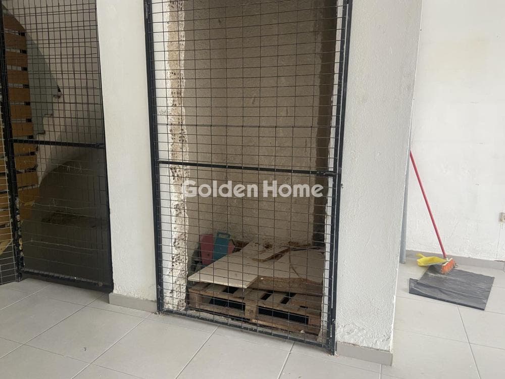 Retail Store in Pigi, Patra — Photo 11 of 13