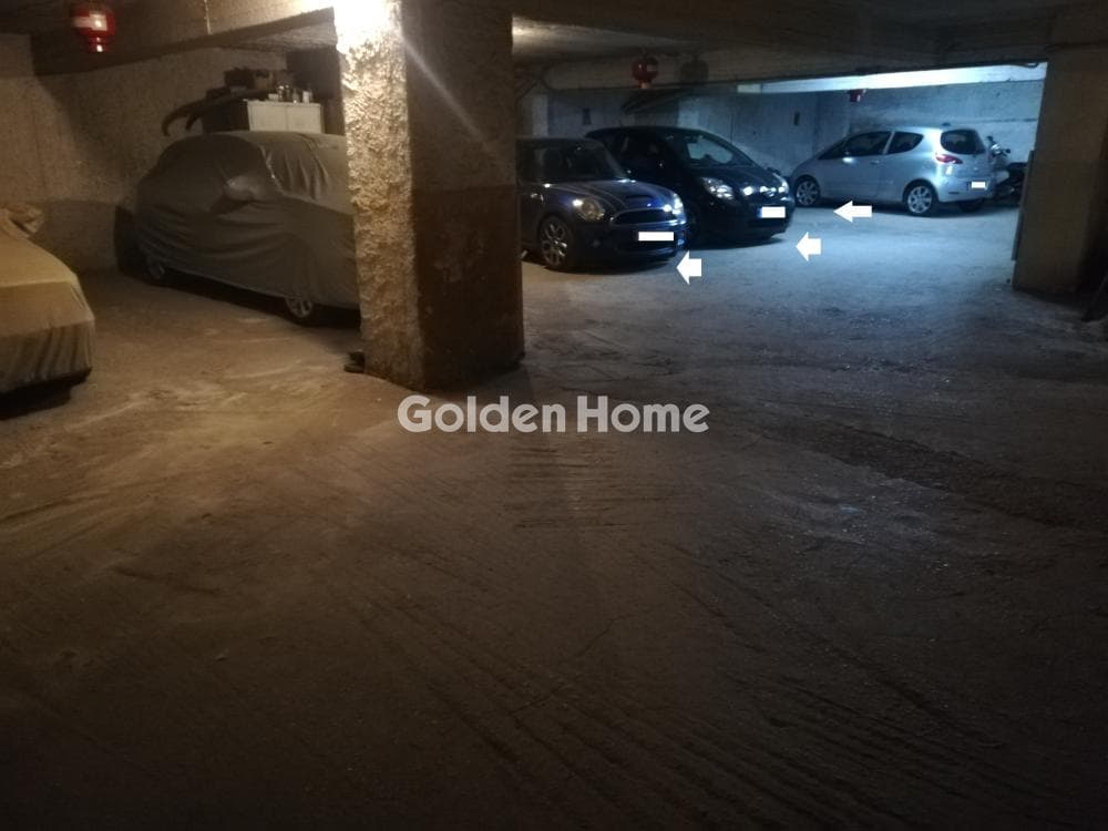Parking Space in Agios Panteleimonas, Attiki — Photo 6 of 8
