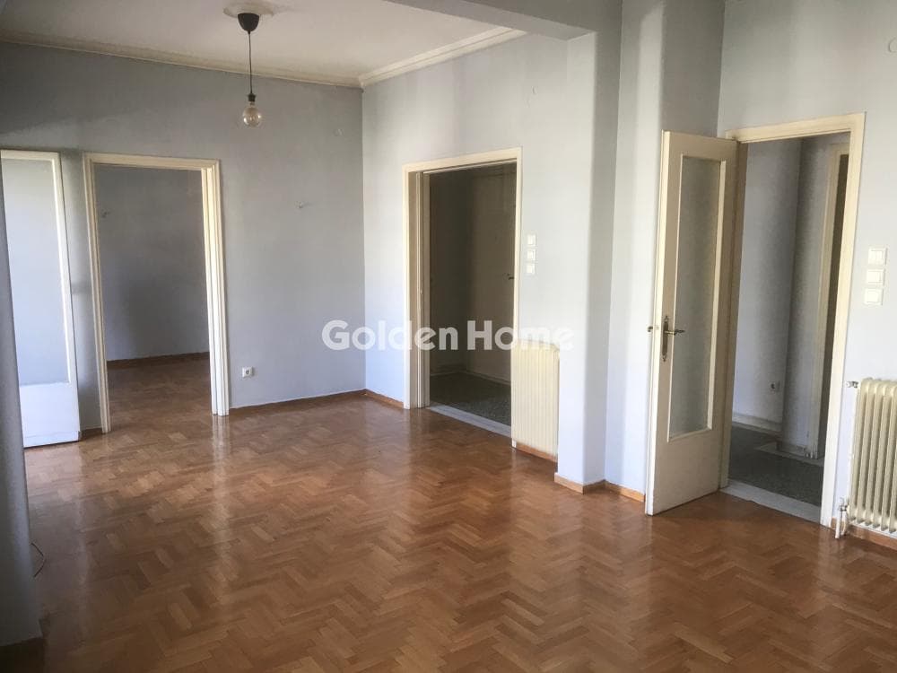 Apartment in Plateia Davaki, Kalithea — Photo 1 of 16