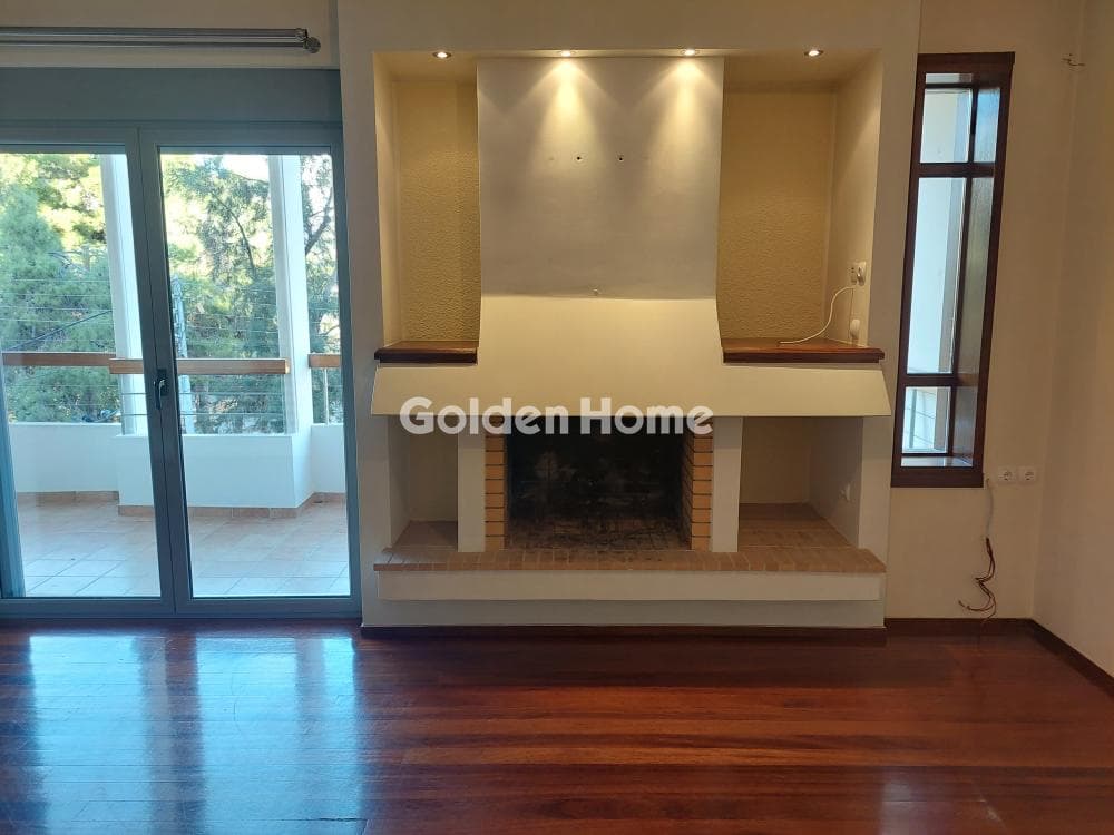 Apartment in Amfiali, Keratsini — Photo 1 of 30