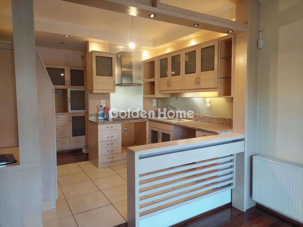 Apartment in Amfiali, Keratsini — Photo 5 of 30