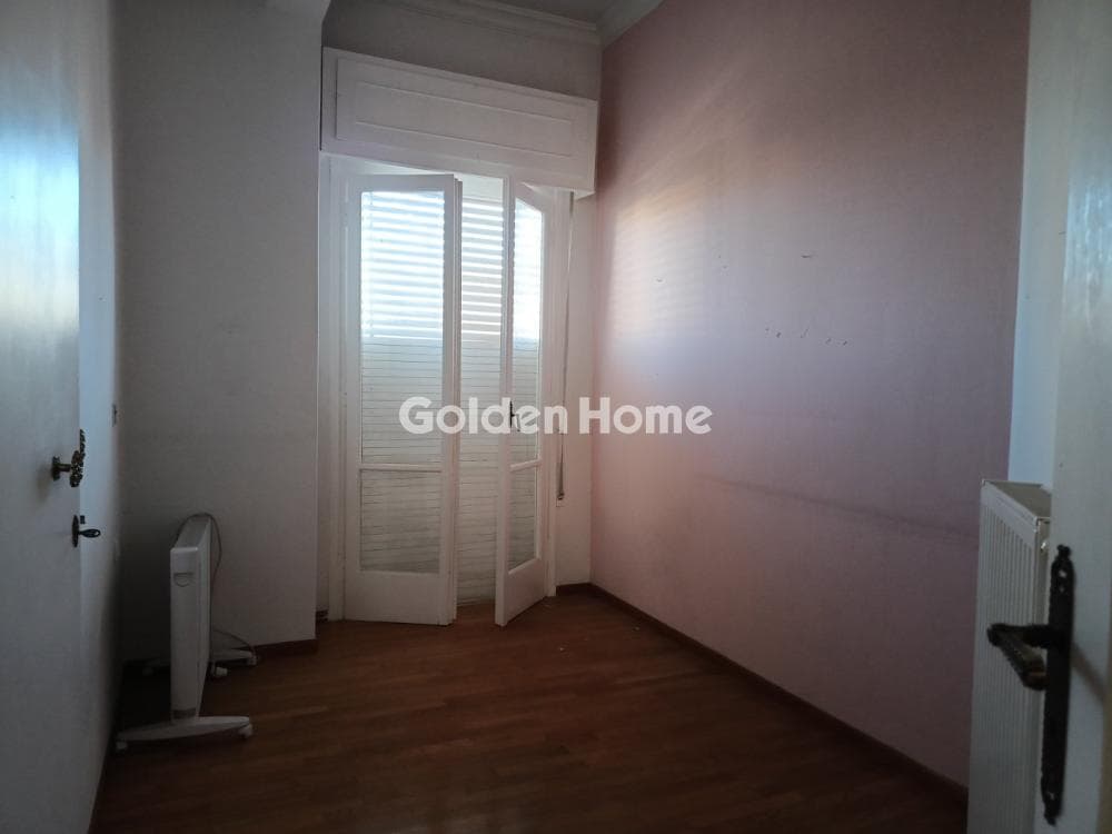 Apartment in Cemetery, Nikaia — Photo 2 of 2