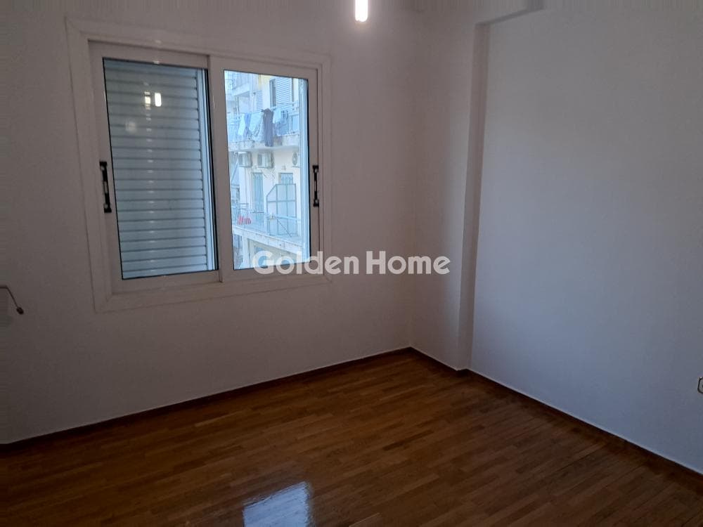 Apartment in Plateia Davaki, Kalithea — Photo 3 of 11