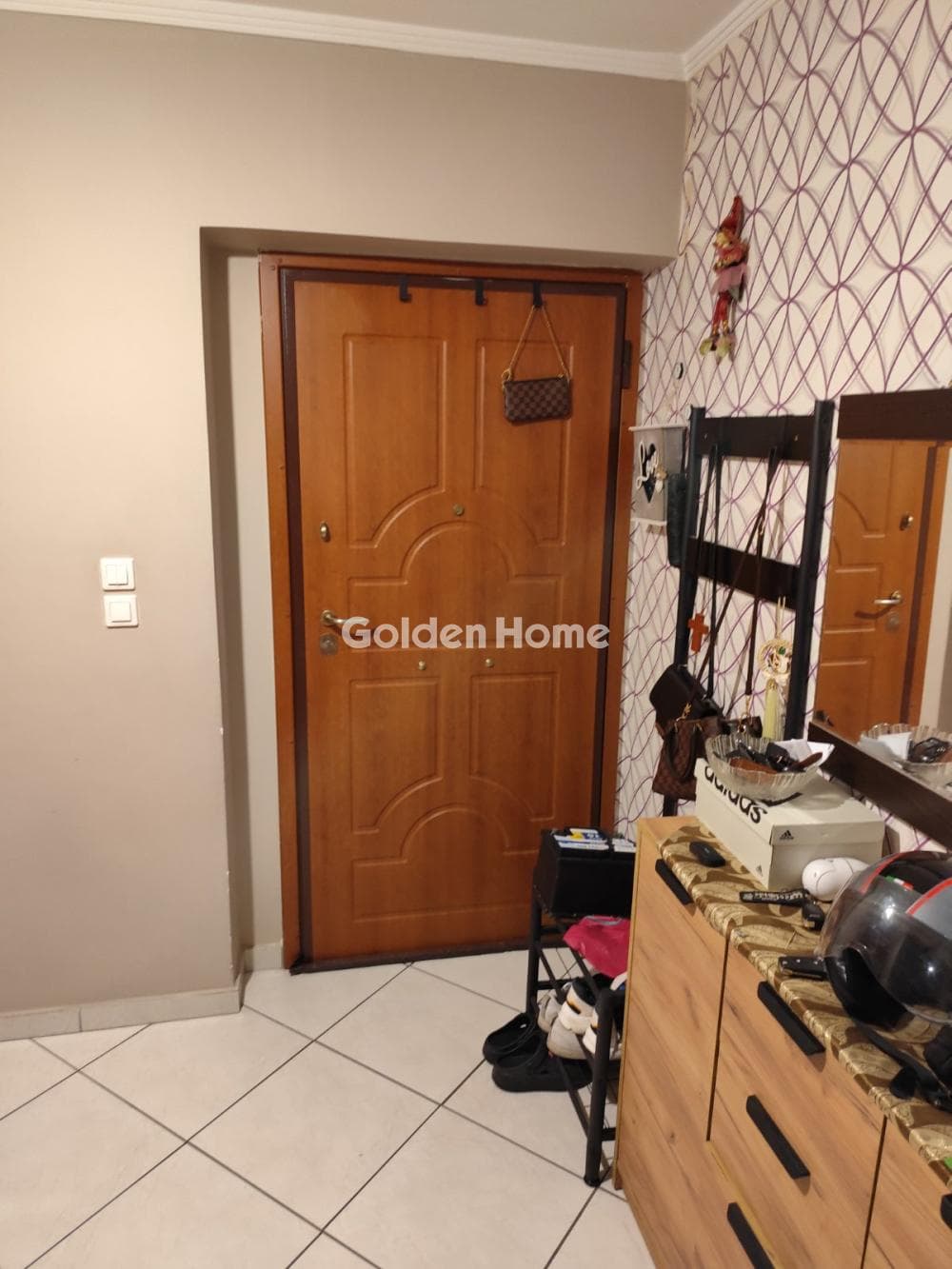 Apartment in Agios Fanourios, Drapetsona — Photo 1 of 30