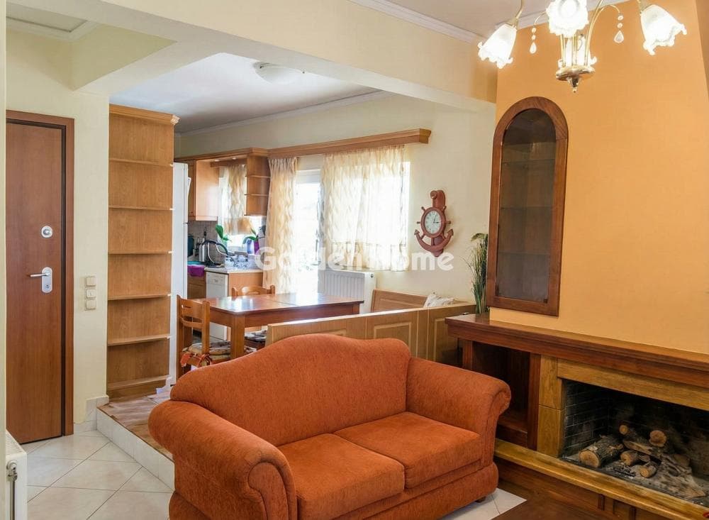 Apartment in Cemetery, Nikaia — Photo 2 of 14