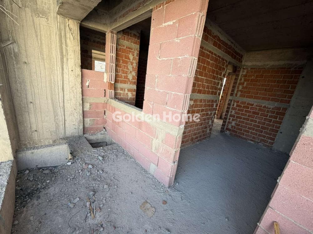 Apartment in Evgenia, Keratsini — Photo 2 of 20