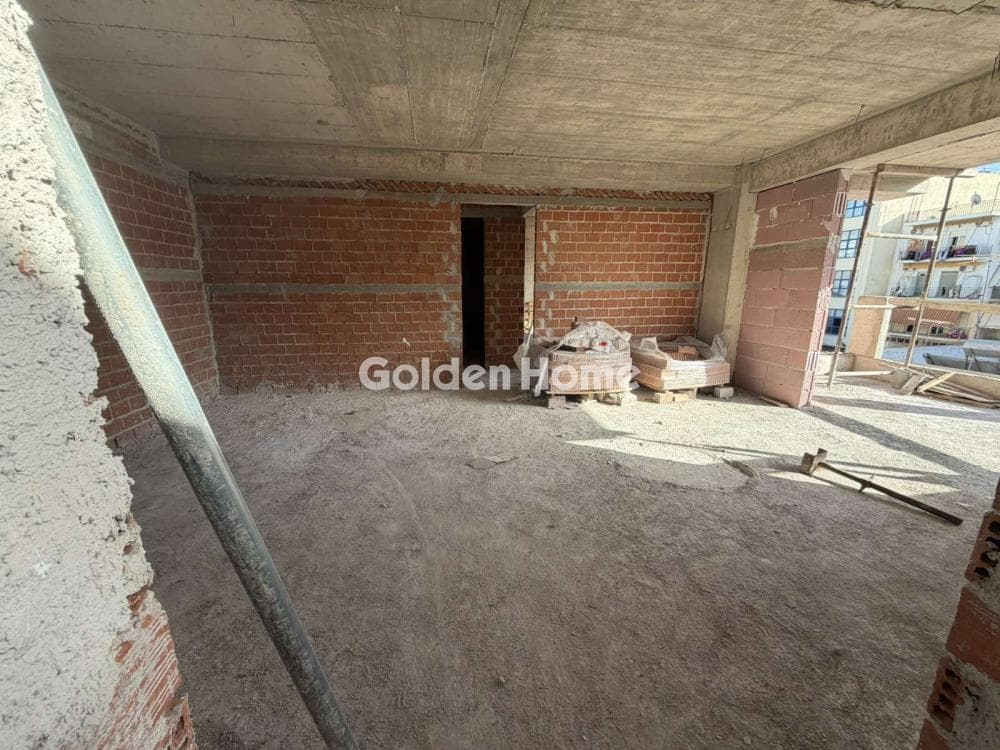 Apartment in Agios Georgios, Keratsini — Photo 1 of 12
