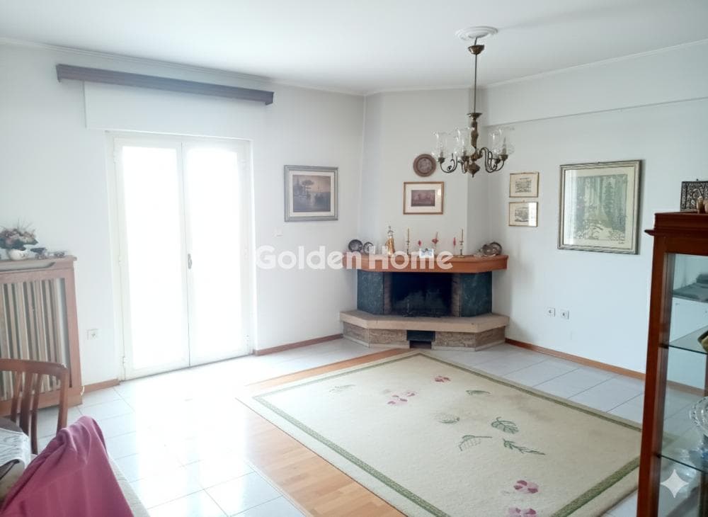 Apartment in Saframpoli, Nea Ionia — Photo 1 of 9
