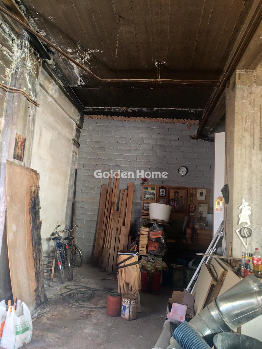 Retail Store in Perissos, Nea Ionia — Photo 11 of 15
