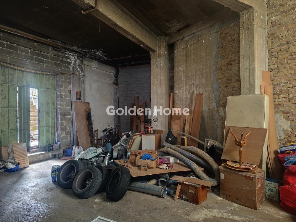 Retail Store in Perissos, Nea Ionia — Photo 4 of 15
