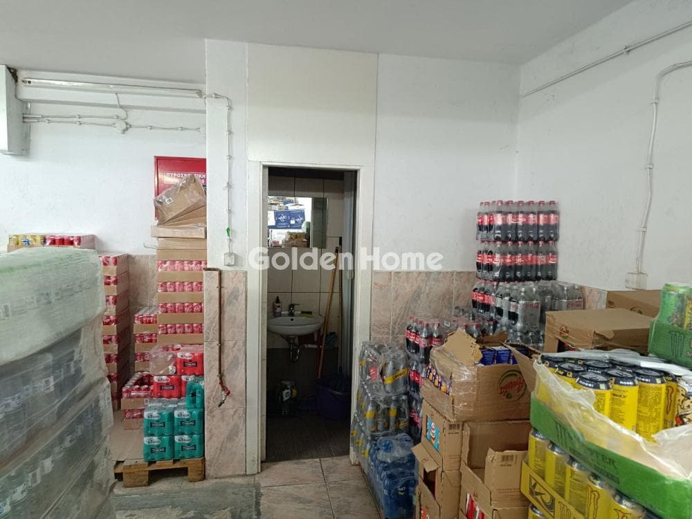 Retail Store in Panionia, Glyfada — Photo 2 of 11
