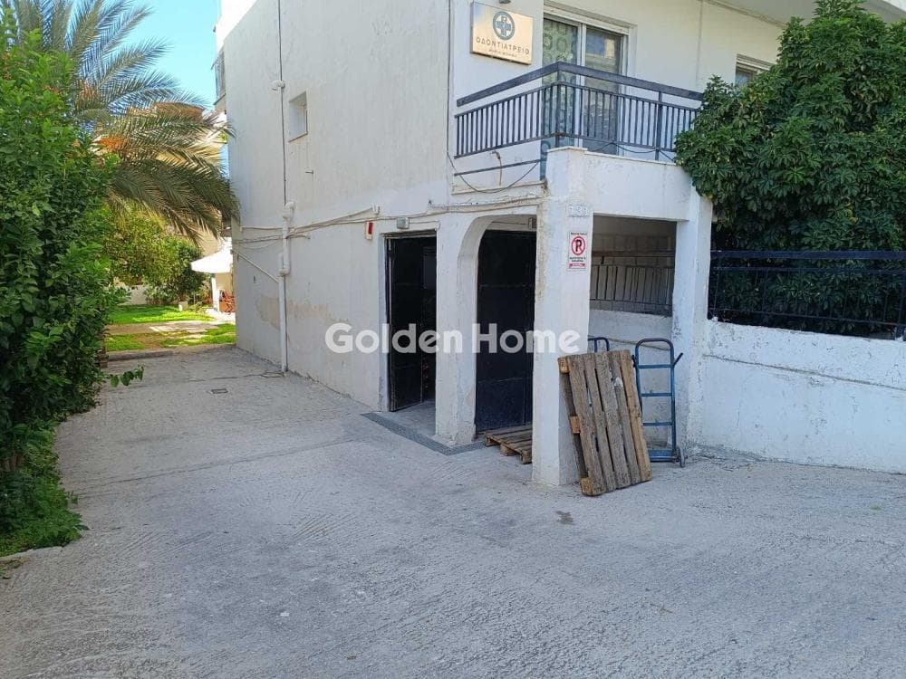 Retail Store in Panionia, Glyfada — Photo 11 of 11