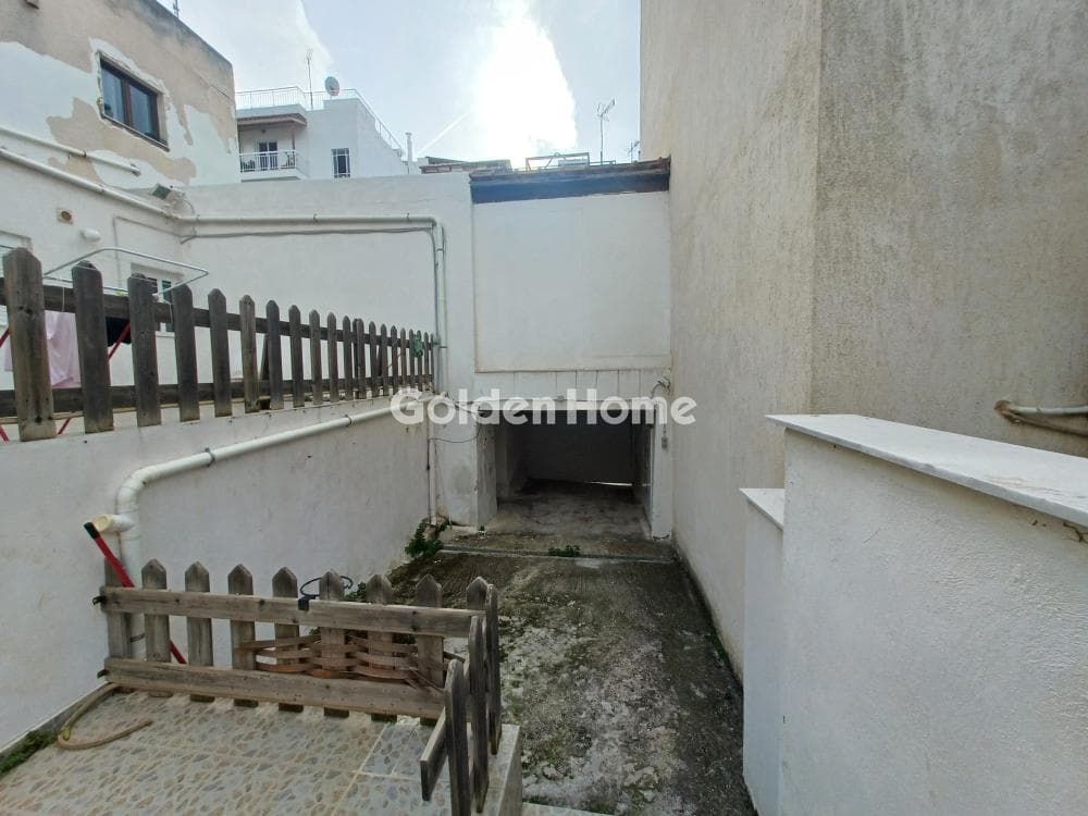 Building Plot in Aktimones, Galatsi — Photo 1 of 36
