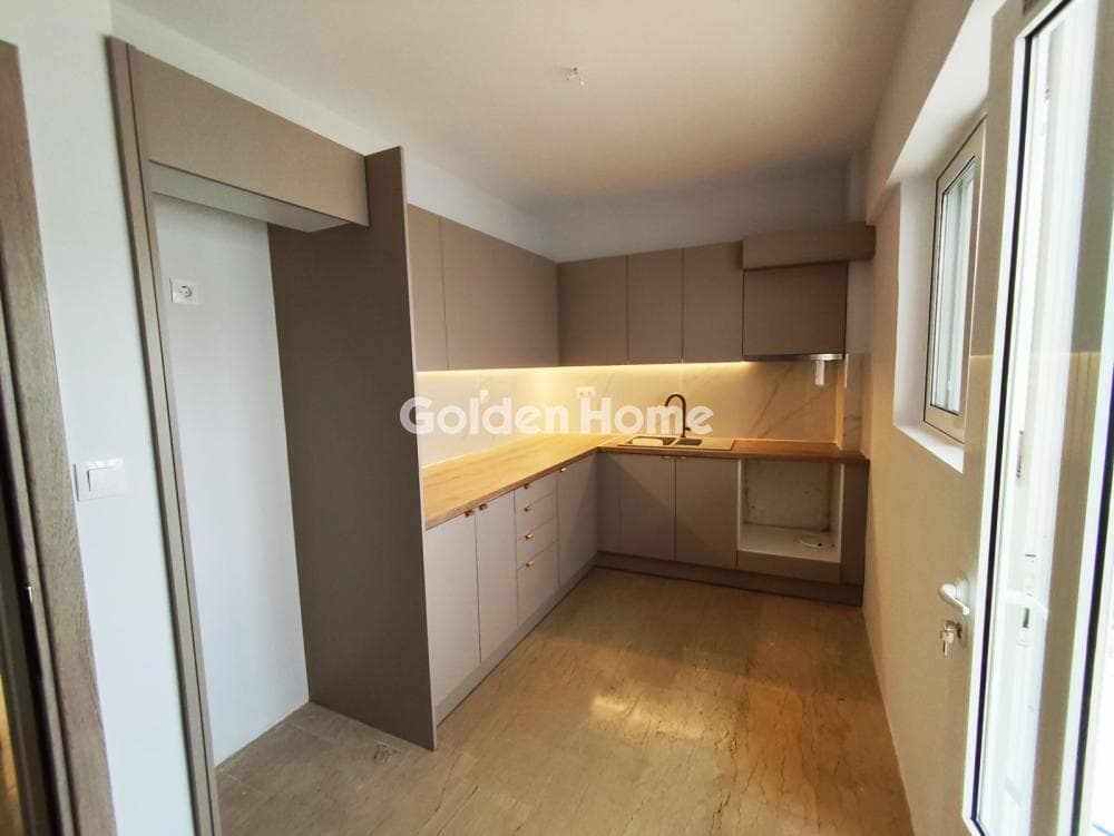 Apartment in Evaggelistria, Nikaia — Photo 3 of 16