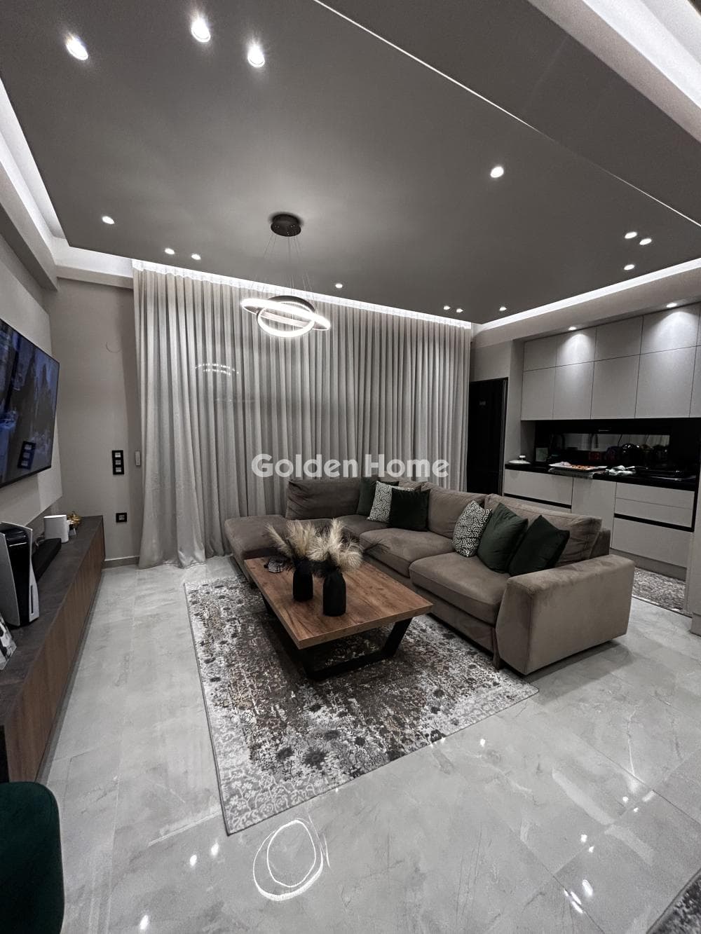 Apartment in Center, Thermi — Photo 1 of 11