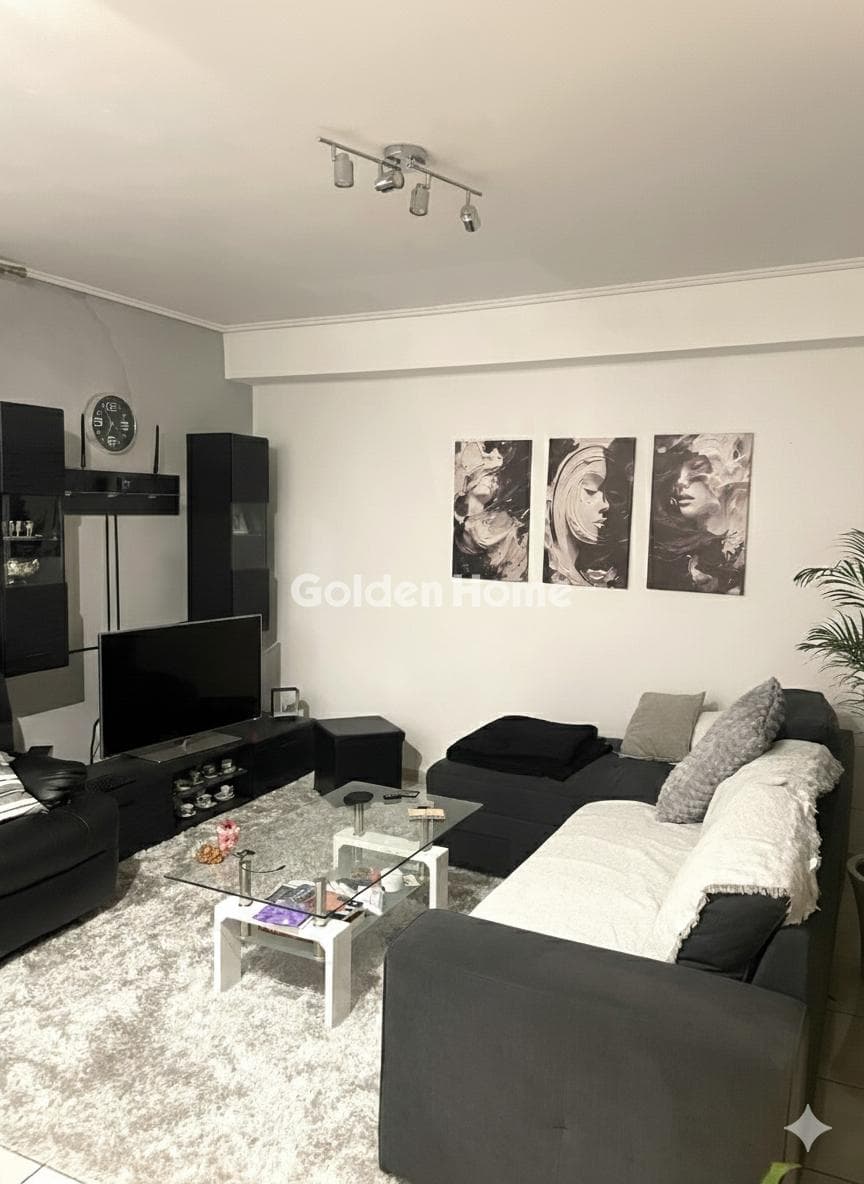 Apartment in akadimia Platonos, Kolonos - Kolokinthous — Photo 1 of 7