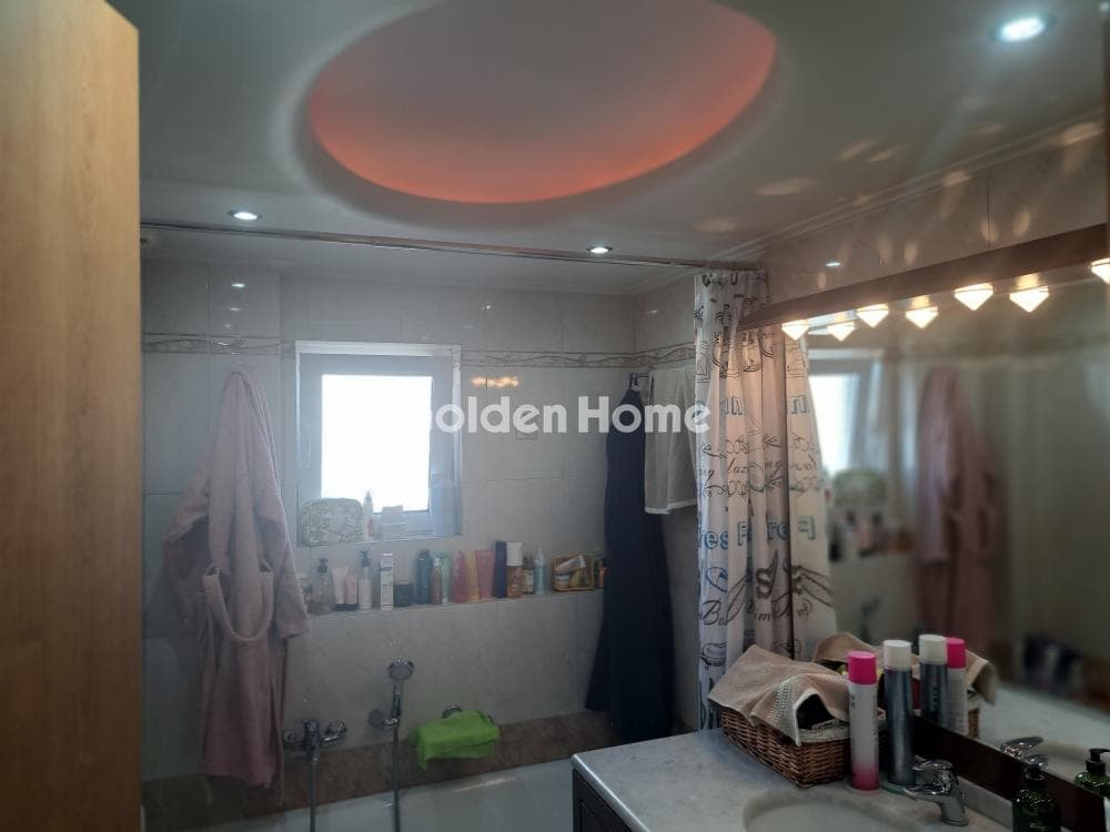 Apartment in Tampouria, Nikaia — Photo 3 of 11