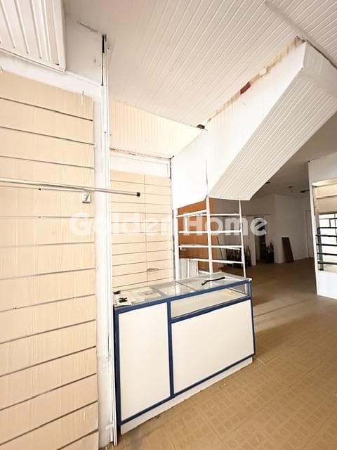 Retail Store in Plateia Davaki, Kalithea — Photo 3 of 11
