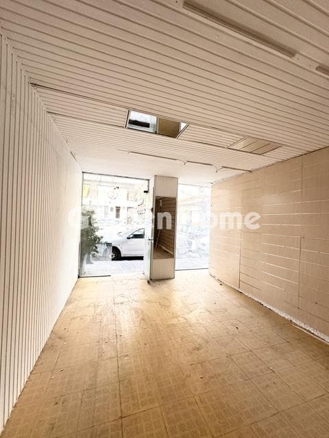 Retail Store in Plateia Davaki, Kalithea — Photo 1 of 11