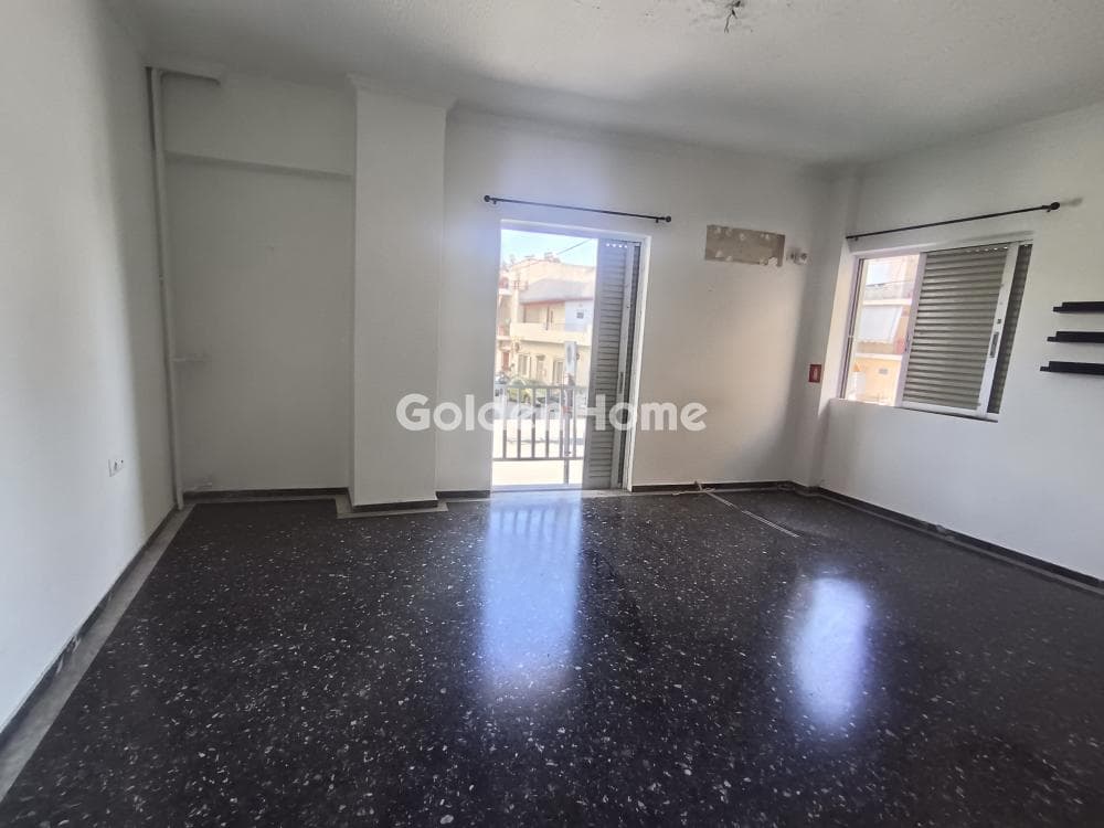 Apartment in Agios Ioannis Chrisostomos, Nikaia — Photo 1 of 12