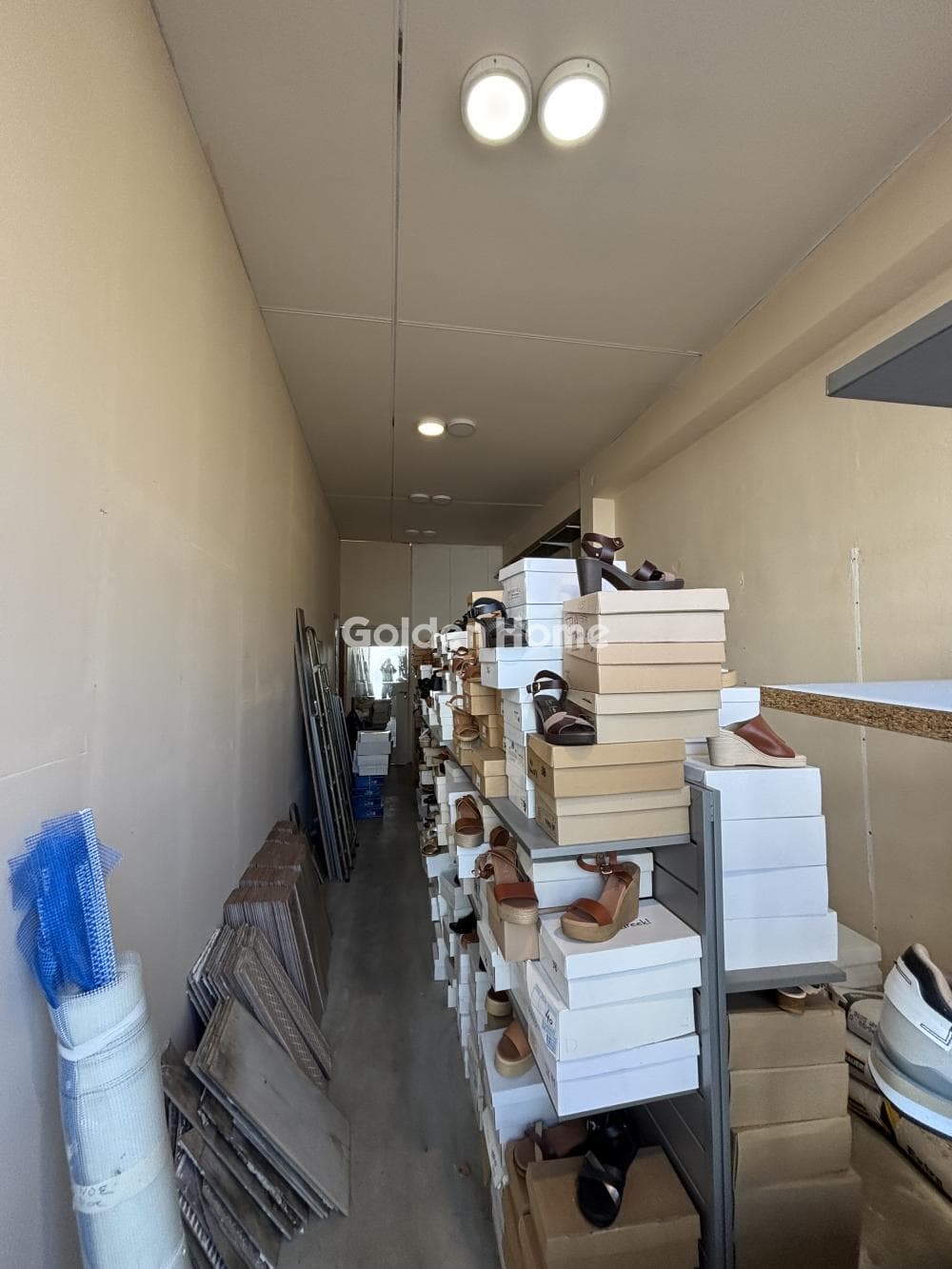 Retail Store in Neo Terma, Marousi — Photo 4 of 4