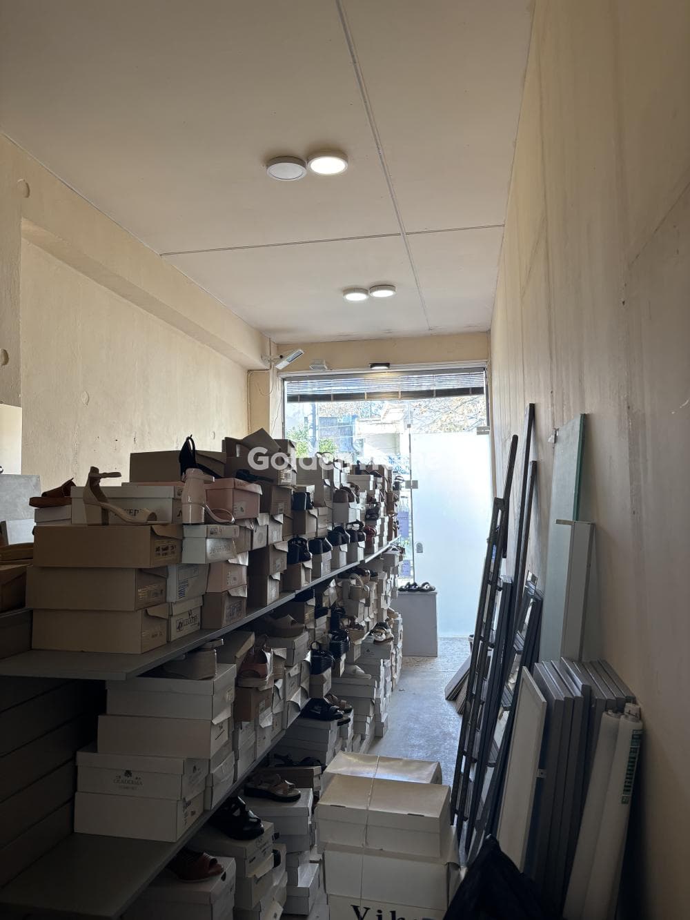 Retail Store in Neo Terma, Marousi — Photo 3 of 11