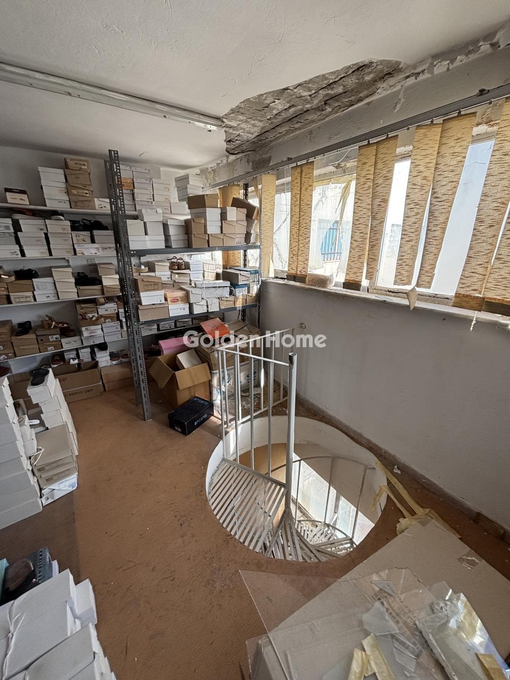 Retail Store in Neo Terma, Marousi — Photo 7 of 11