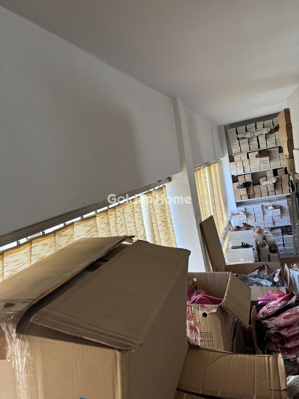 Retail Store in Neo Terma, Marousi — Photo 10 of 11