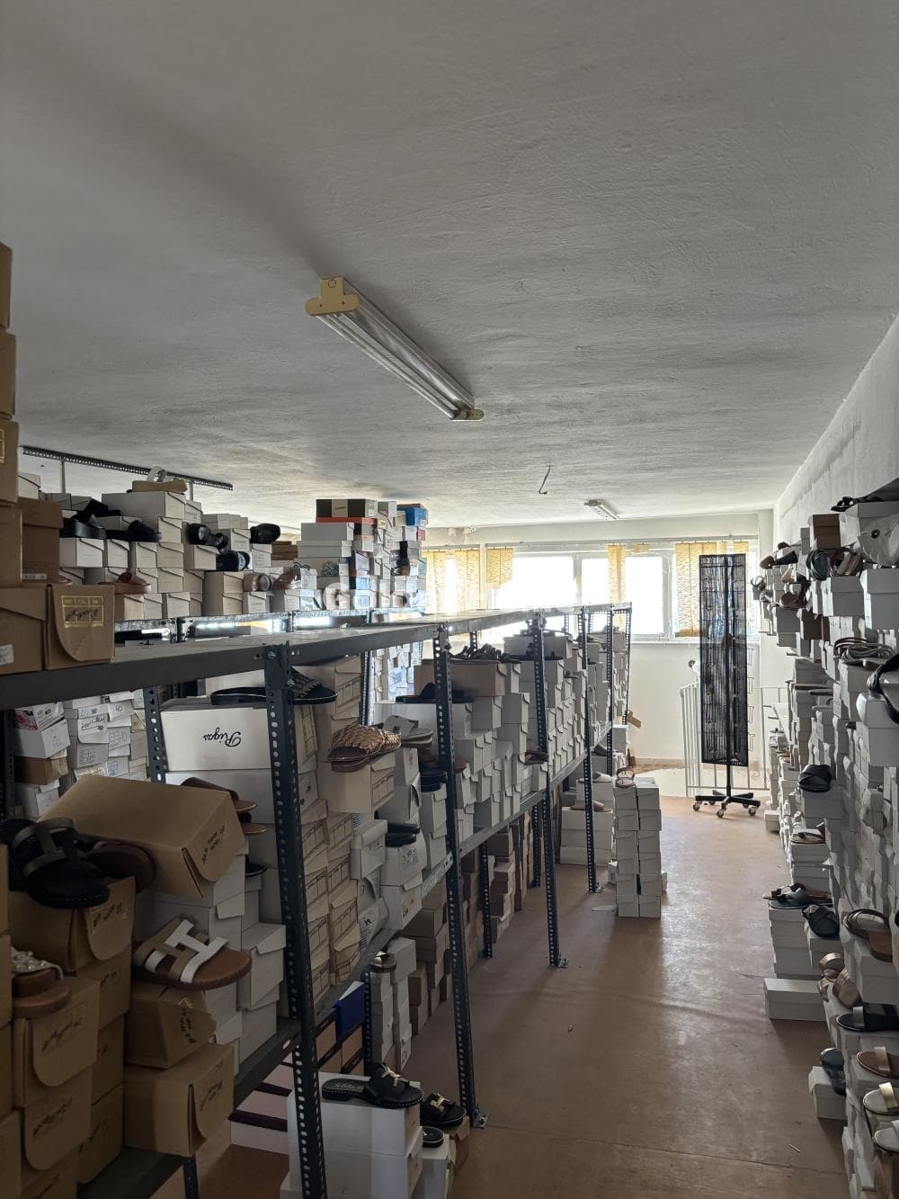 Retail Store in Neo Terma, Marousi — Photo 11 of 11