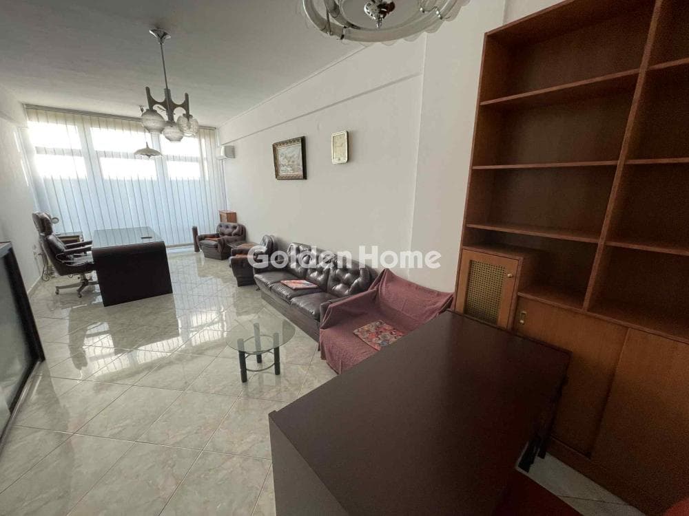Γραφείο στην Πλατεία Κάνιγγος, Εξάρχεια - Νεάπολη — Φωτογραφία 1 από 11