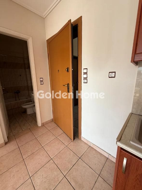 Apartment in Center, Dafni — Photo 4 of 18