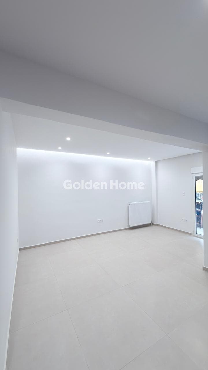Apartment in Agia Eleousa, Kalithea — Photo 1 of 18
