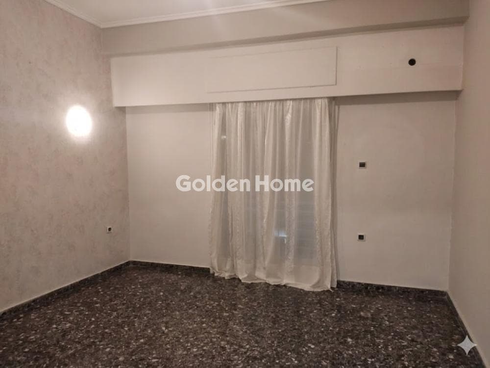 Apartment in Agios Nikolaos, Kamatero — Photo 1 of 6