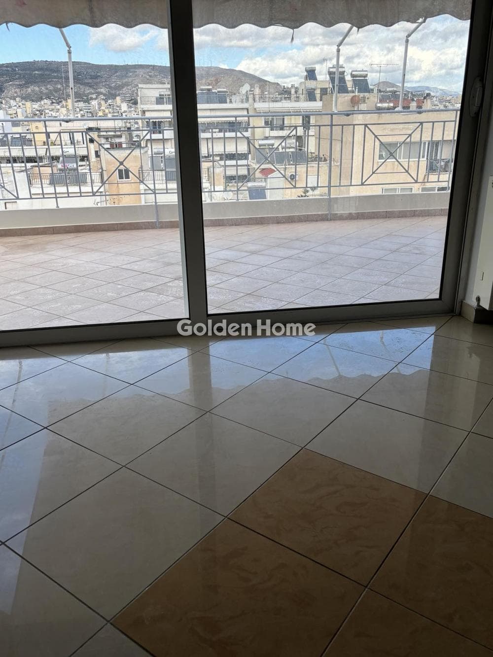 Apartment in Agia Sofia, Piraeus — Photo 2 of 23