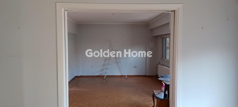 Apartment in Center, Agios Dimitrios — Photo 3 of 18