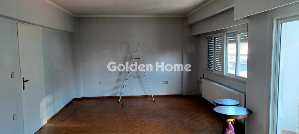 Apartment in Center, Agios Dimitrios — Photo 2 of 18