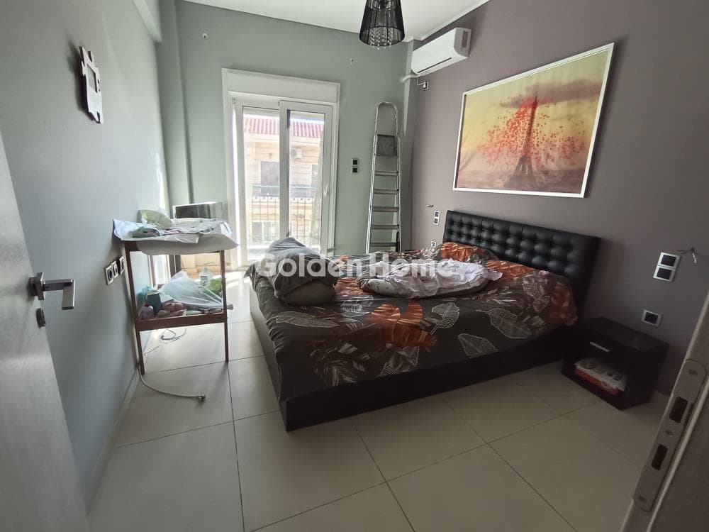 Apartment in Amfiali, Keratsini — Photo 5 of 13