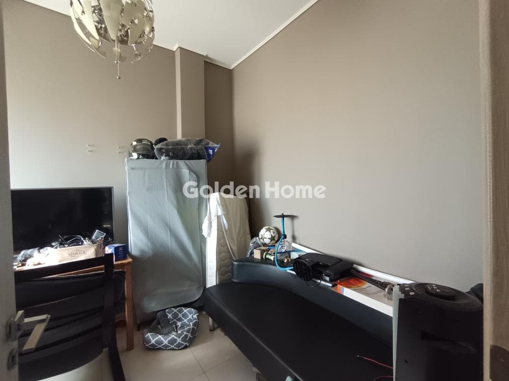 Apartment in Amfiali, Keratsini — Photo 8 of 13
